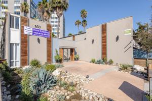 featured image of 633 E 1st St