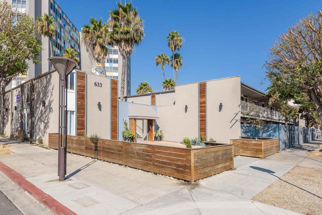 633 East 1st Street - Photo 2 of 22