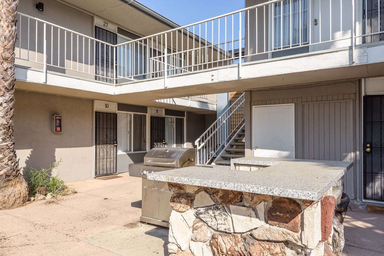 633 East 1st Street - Photo 3 of 22