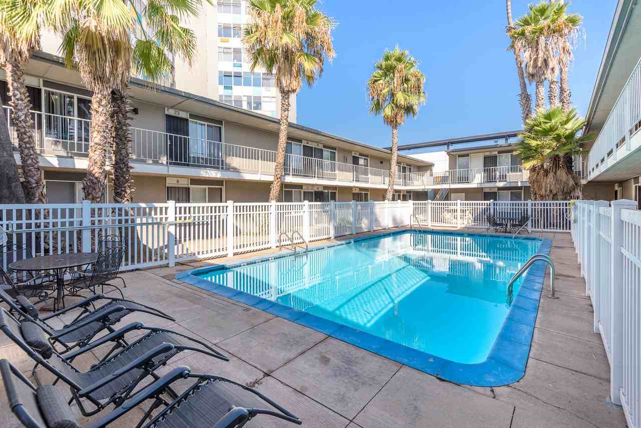 633 East 1st Street - Photo 4 of 22