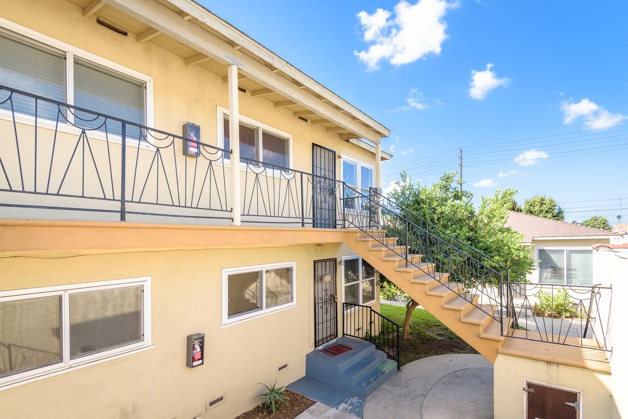 Lennox Villas - Photo 3 of 5