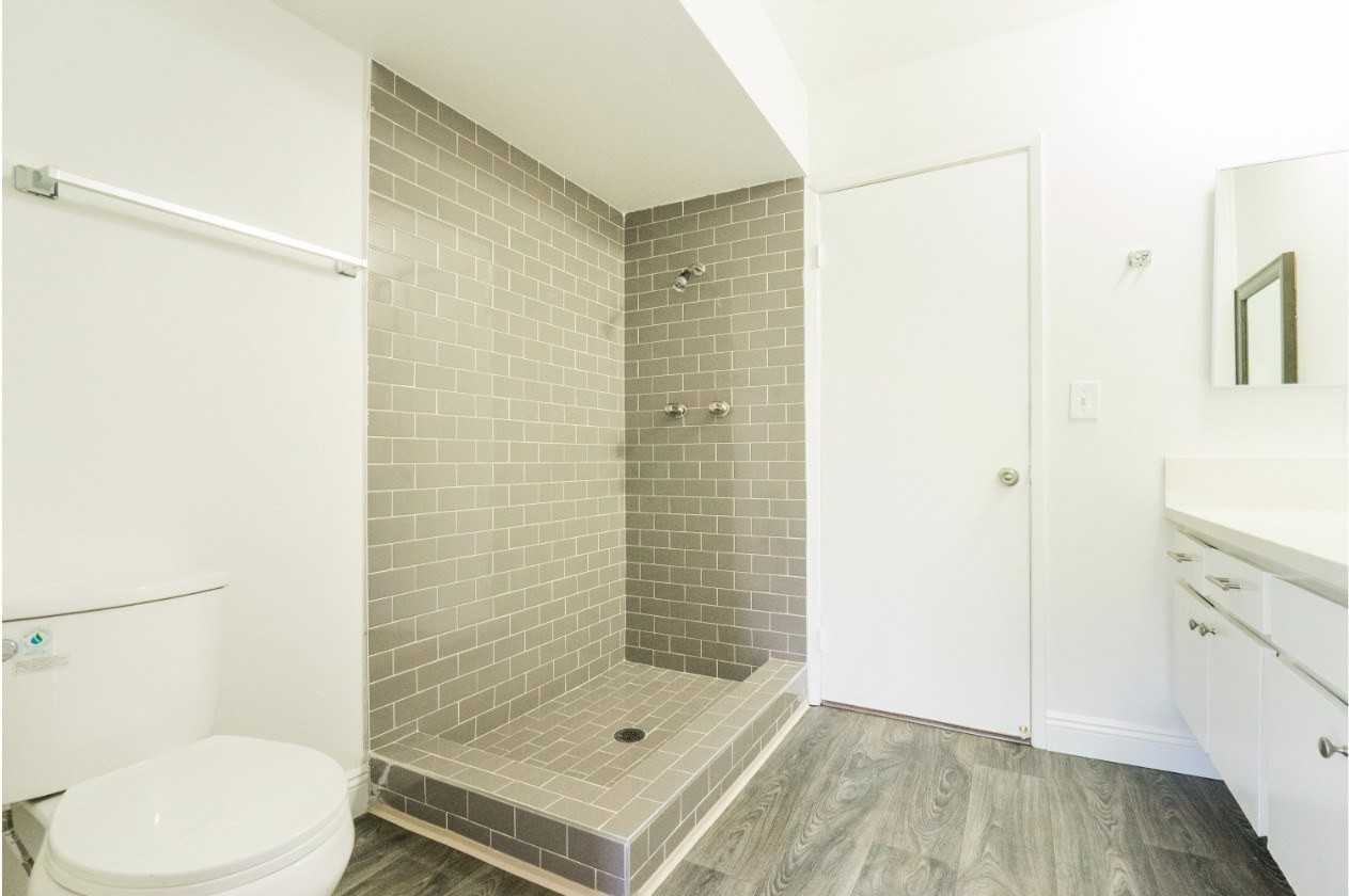 2041 N. Commonwealth Ave. - Photo 5 of 17