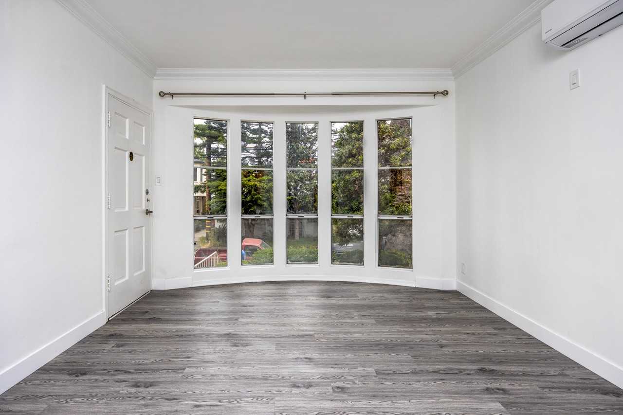 5140 Clinton Avenue - Photo 5 of 12