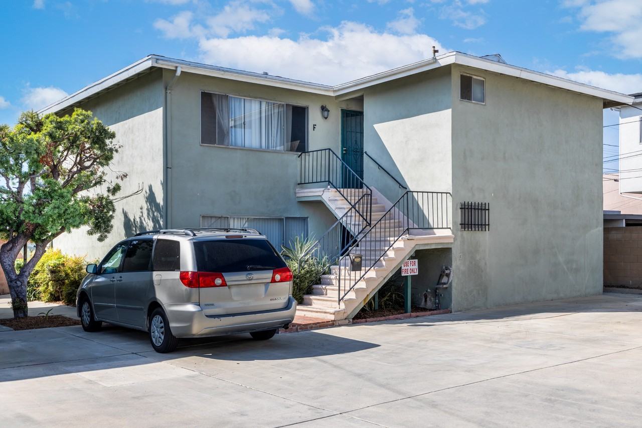 Denker Avenue Apartment Homes - Photo 3 of 5