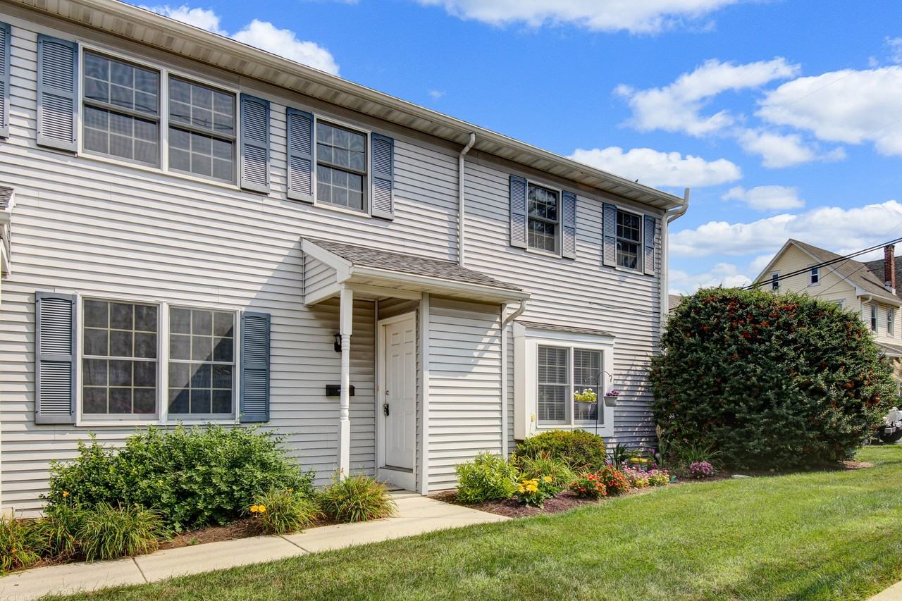 101B Washington St - Photo 3 of 18