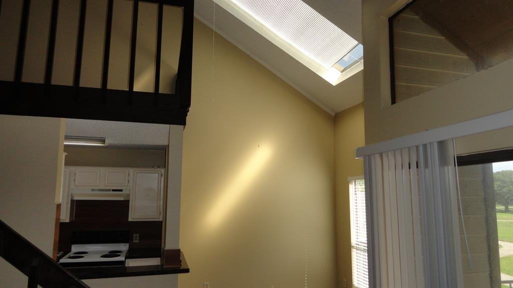 8163 Sands Point Dr - Photo 2 of 16