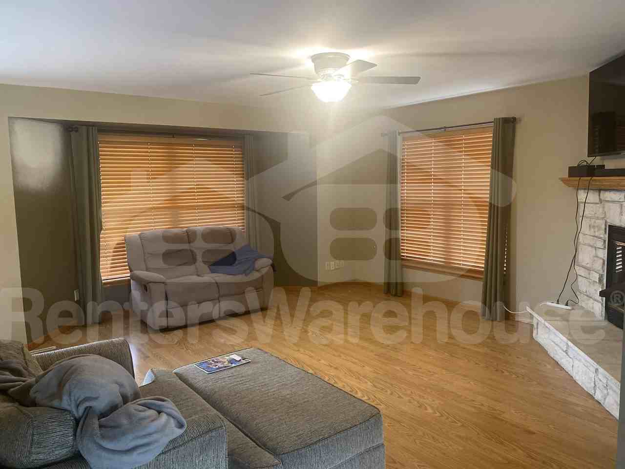 6346 Newcastle Ln - Photo 3 of 10