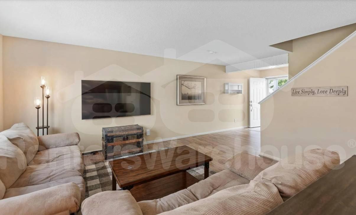 251 Ardennes Ave W - Photo 3 of 10