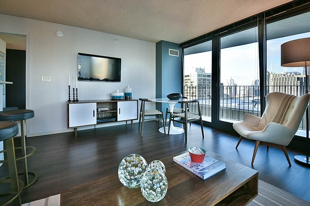 225 N Columbus Dr #2-2 - Photo 3 of 36