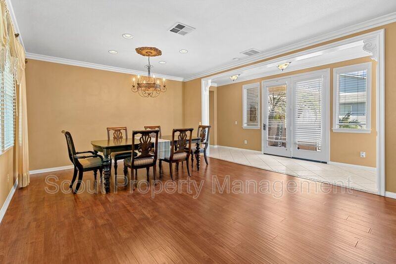 28856 Springfield Pl - Photo 7 of 48