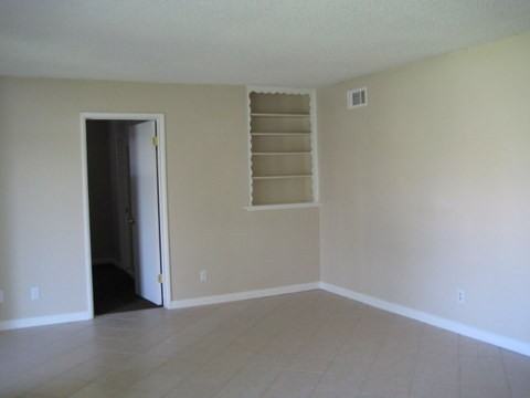 5412 Rochester St - Photo 3 of 8