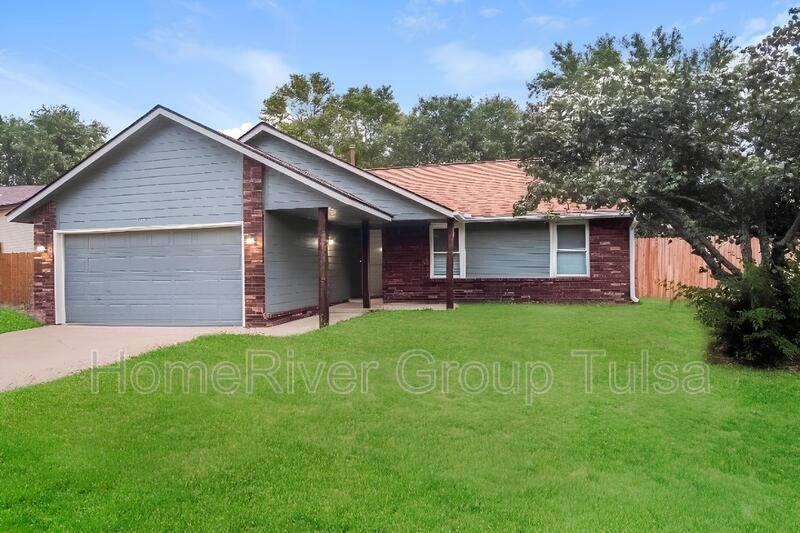10011 N 108th East Ave - Photo 2 of 19