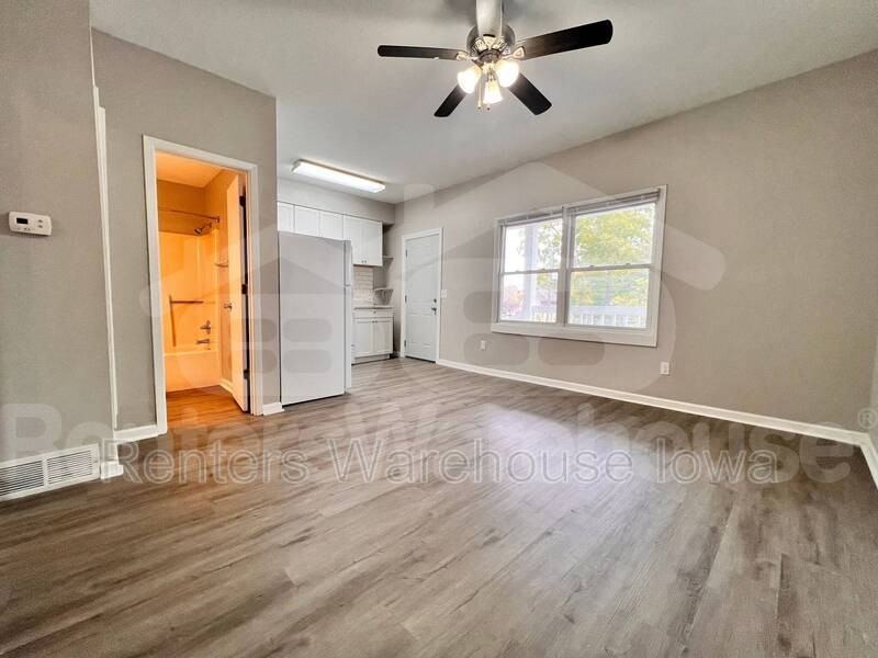 1314 22nd St #8 - Photo 2 of 9