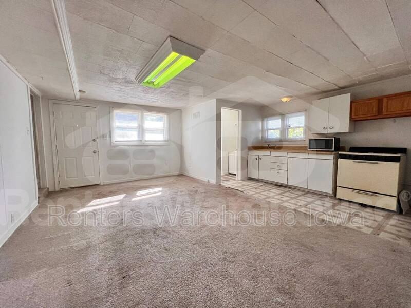 2730 1/2 Capitol Ave - Photo 3 of 8