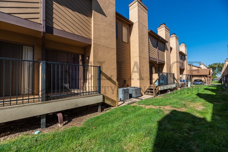 2405 S Capri Ln #1102 - Photo 4 of 19