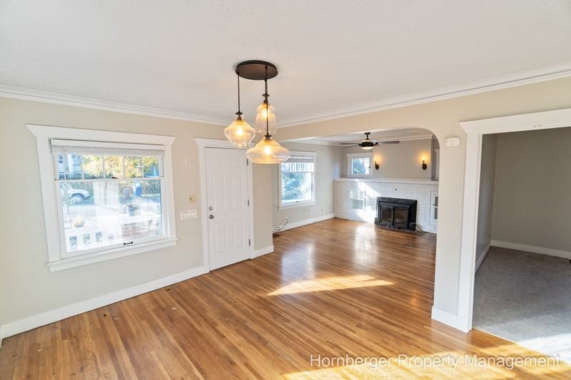 1627 E 11th Ave - Photo 2 of 18