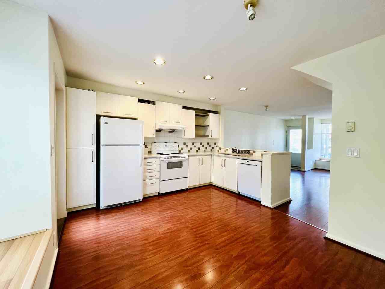 7468 Magnolia Terrace - Photo 3 of 20