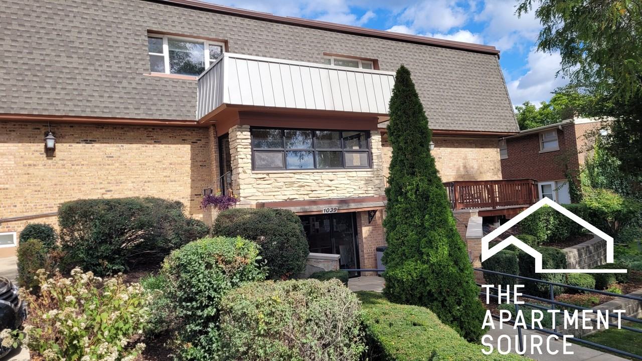 1039 College Ave #7W - Photo 4 of 6