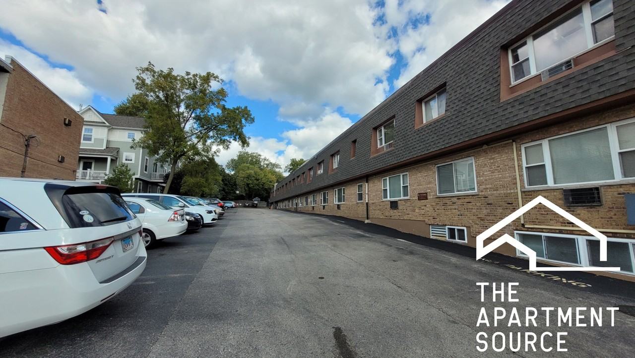 1039 College Ave #7W - Photo 3 of 6