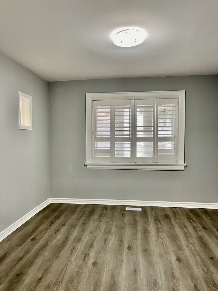 587 Vaughan Road - Photo 6 of 14