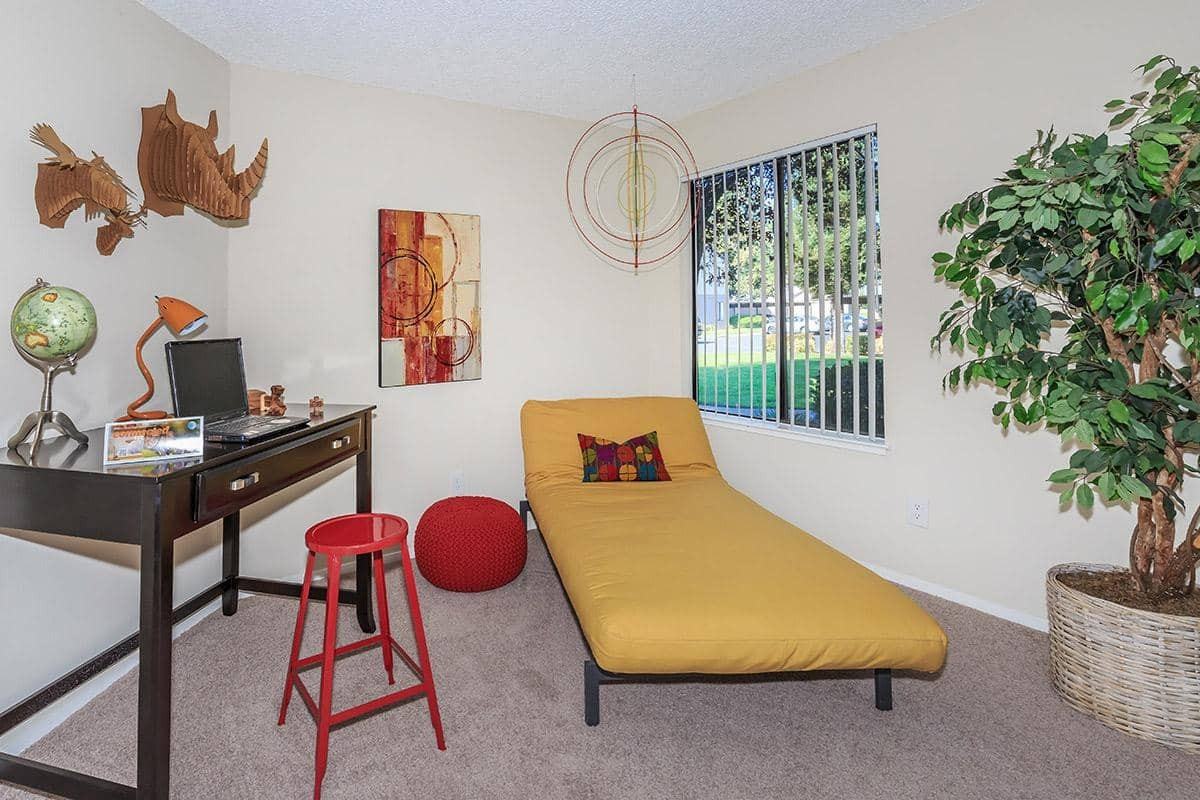 Renaissance Apartment Homes - Photo 5 of 33