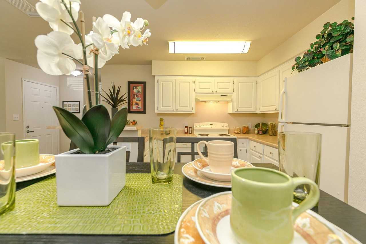 Foxwood Apartment Homes - Photo 4 of 35