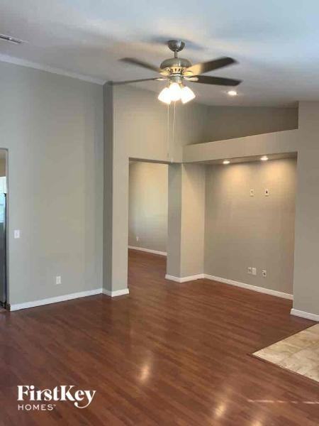 5424 Sweet Shade St - Photo 3 of 11