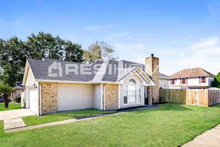 1055 Holbech Ln - Photo 3 of 7