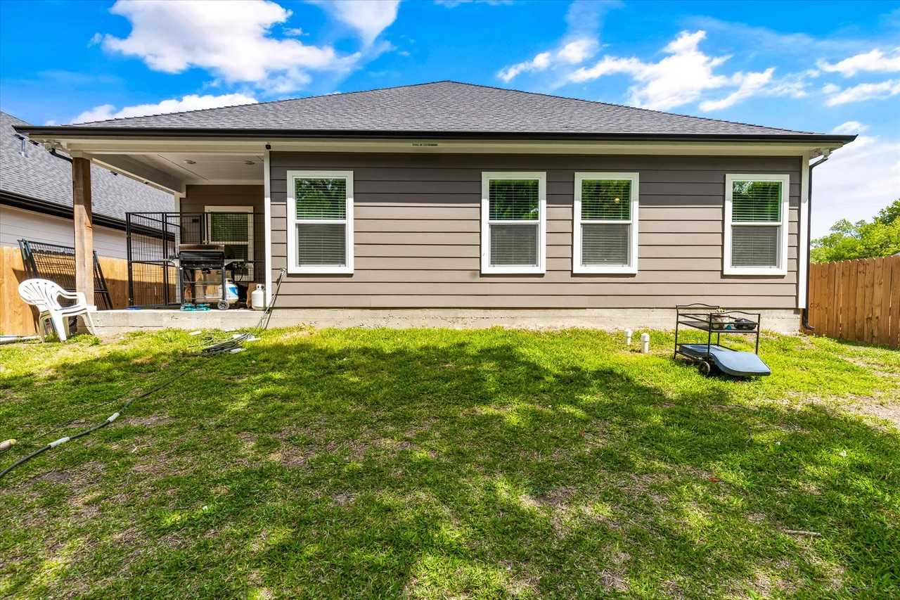 2504 Avenue H #NA - Photo 2 of 18