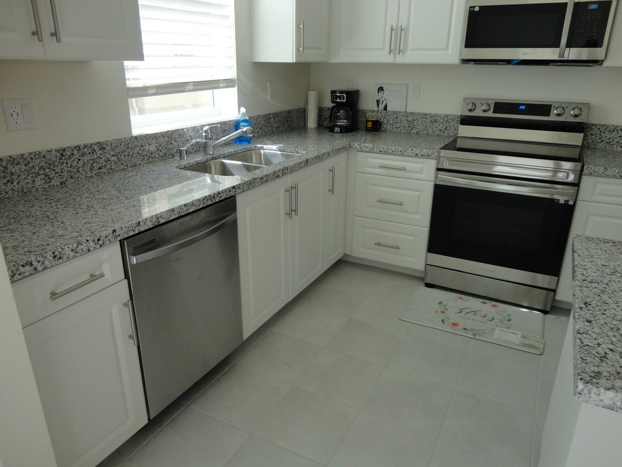 3505 Redwood St - Photo 2 of 22