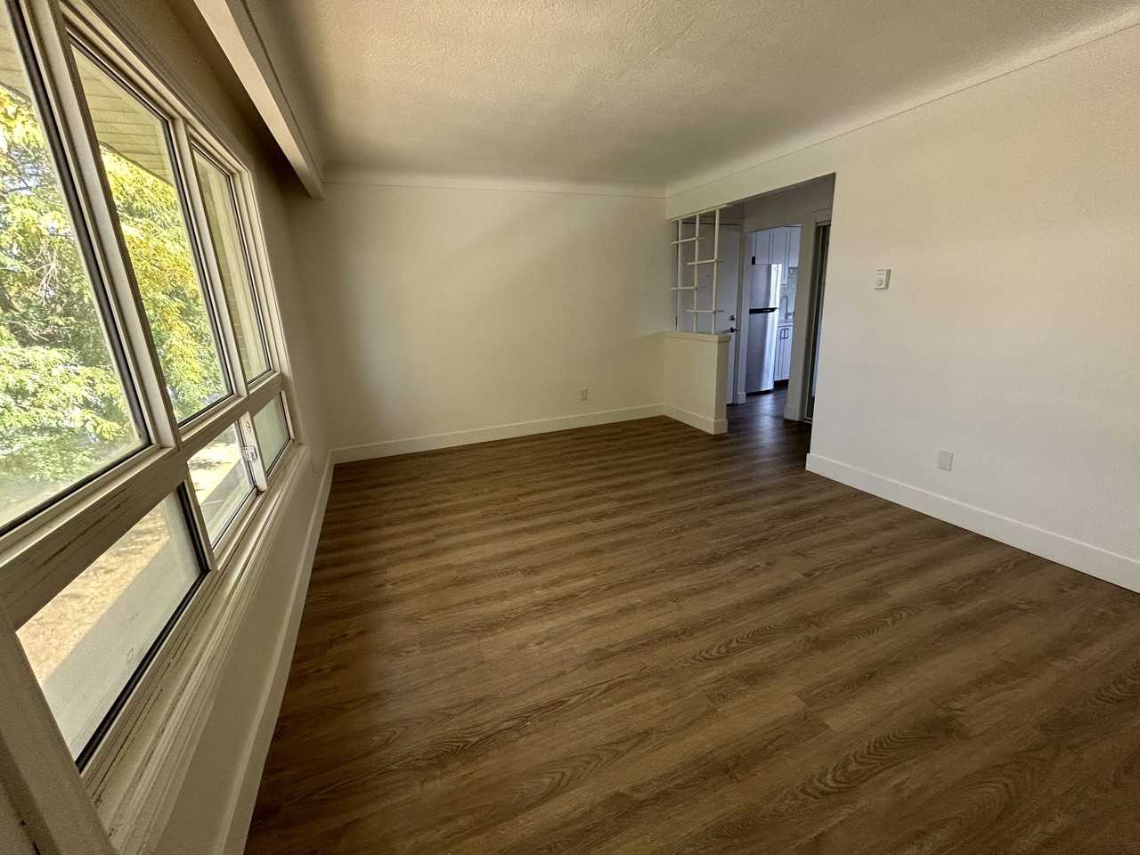 66 Willow Road - Photo 3 of 5