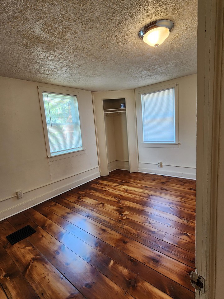 29 N Prince St #1 - Photo 6 of 11