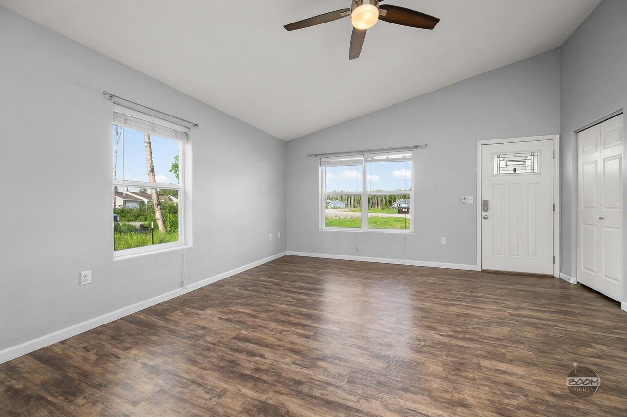 5503 W Serene Cir #1 - Photo 4 of 10