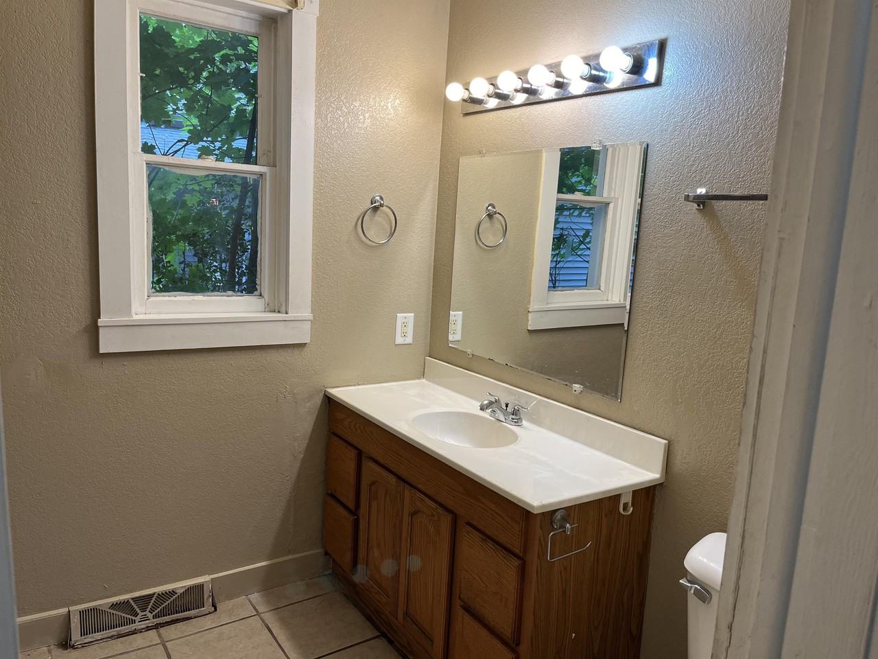 235 W Southern Ave #1 - Photo 5 of 12