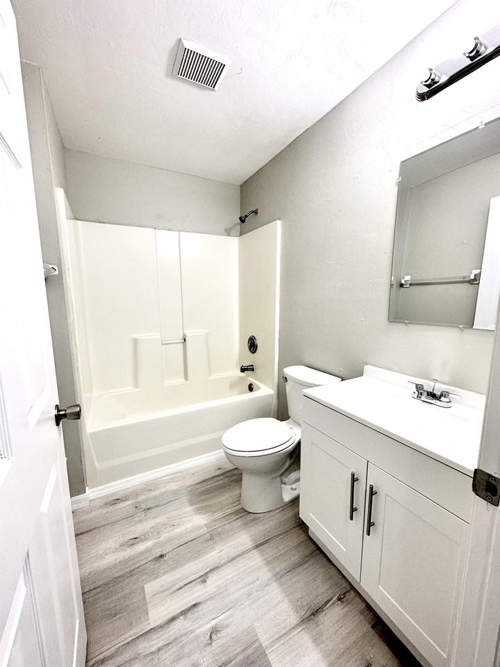 5116 25th Street Southwest #5116 - Photo 4 of 10