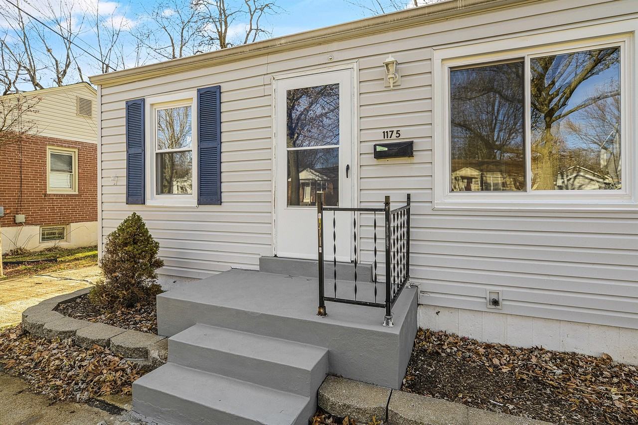 1175 Saint Matthew Dr #1 - Photo 3 of 21