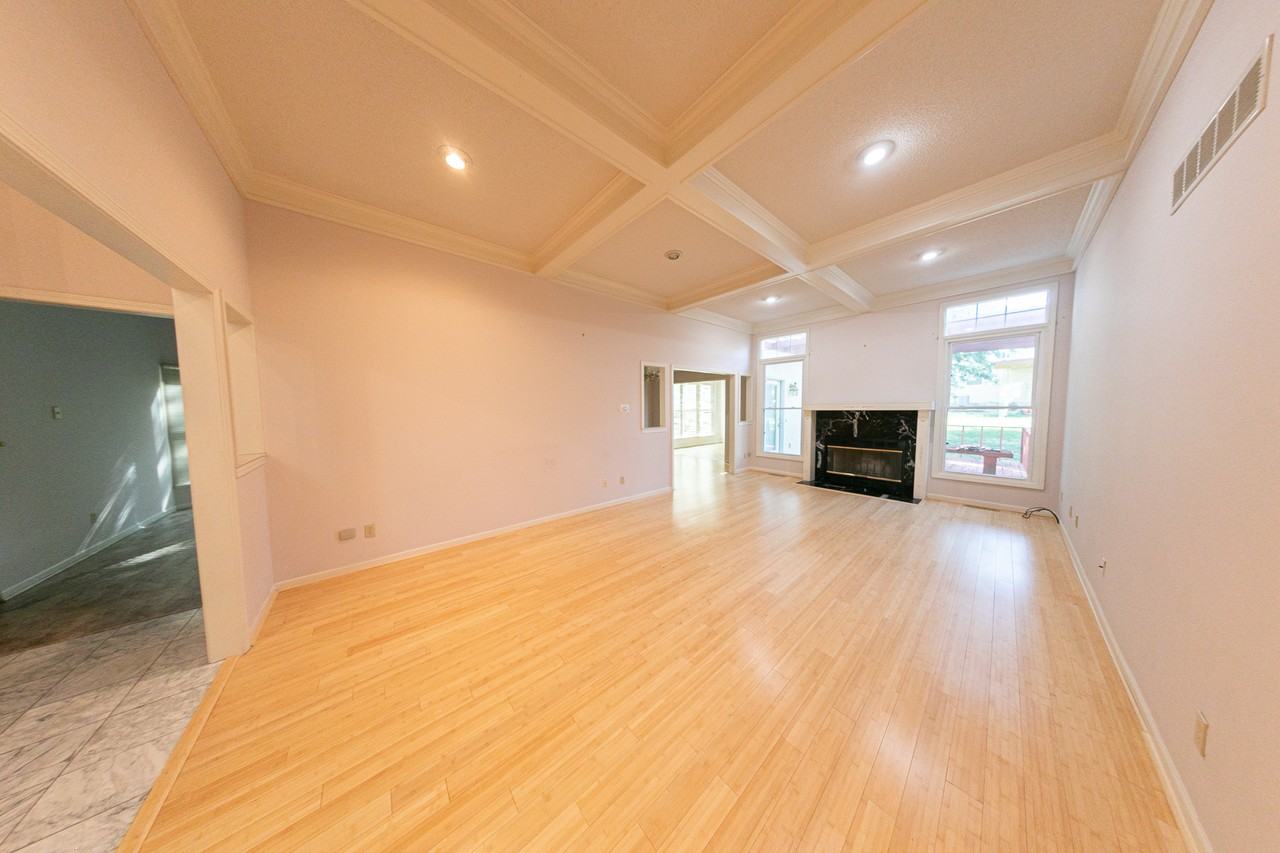 618 Chaucer Ln #1 - Photo 3 of 21