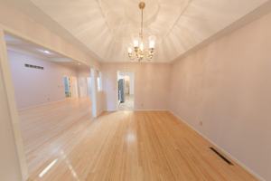 featured image of 618 Chaucer Ln #1
