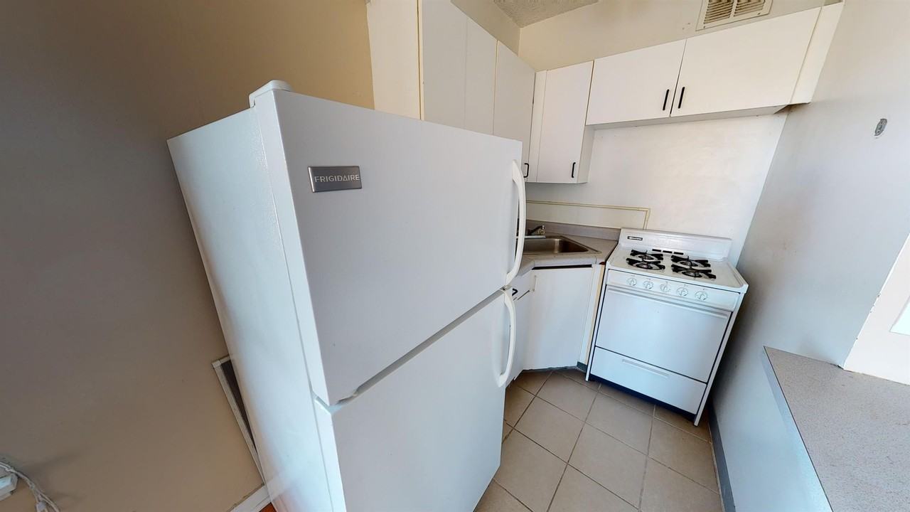 910 W. Lawrence407 #407 - Photo 3 of 6