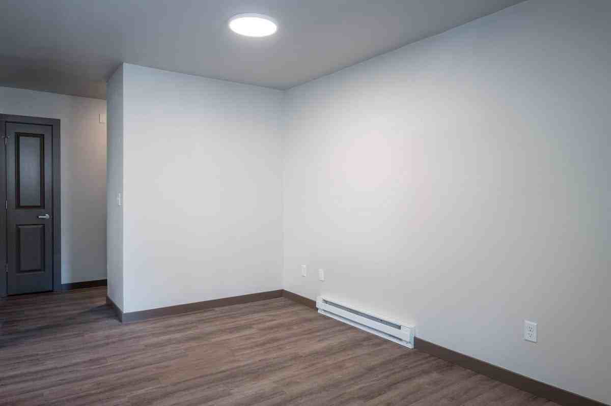 650 Se 162nd Ave - Photo 4 of 20