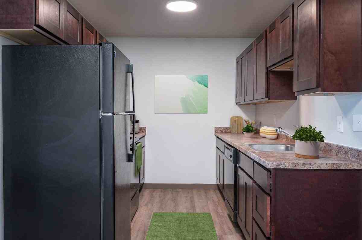650 Se 162nd Ave - Photo 5 of 20