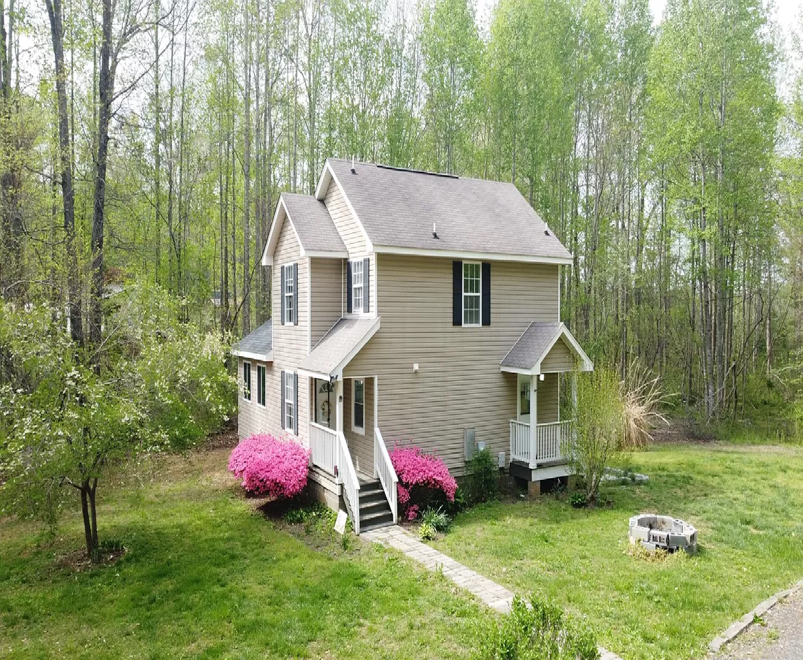 4094 Cedar Plains Rd - Photo 2 of 5