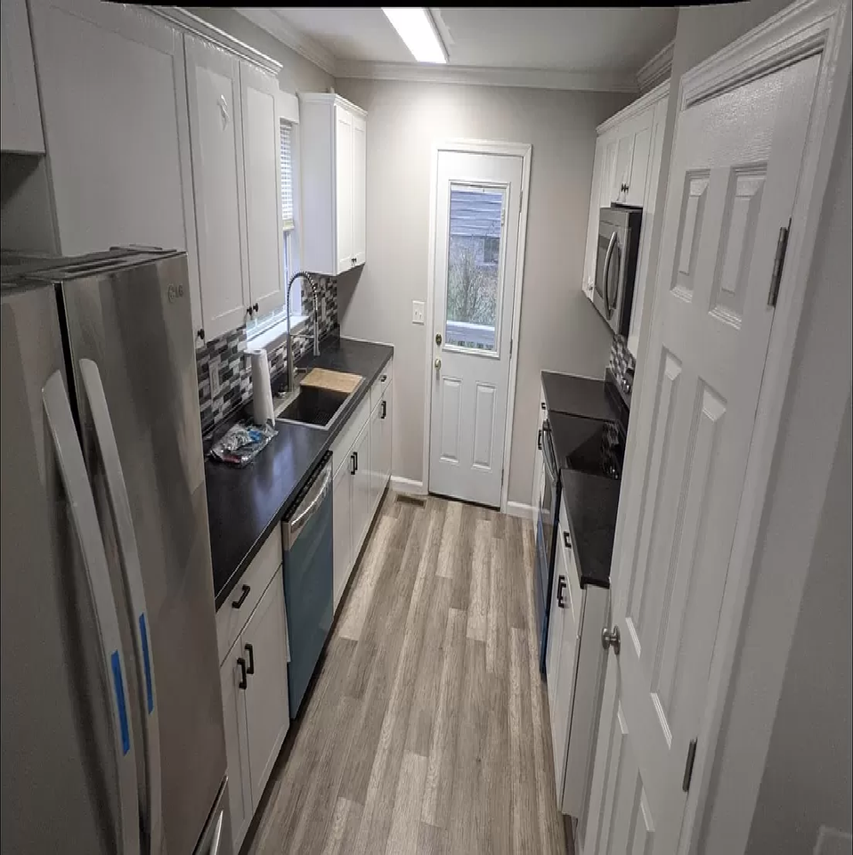 4094 Cedar Plains Rd - Photo 3 of 5