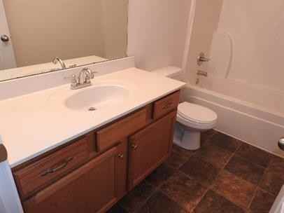 1357 Macedonia Dr - Photo 4 of 10