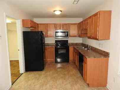1357 Macedonia Dr - Photo 2 of 10
