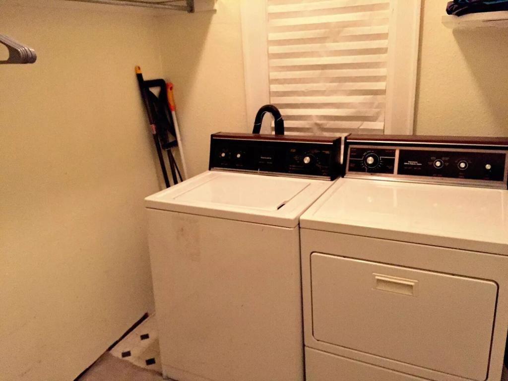 333 Cherokee St - Photo 2 of 8