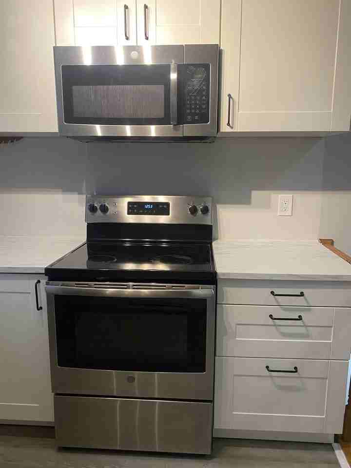 42 Vine Street South #2 - Photo 3 of 19