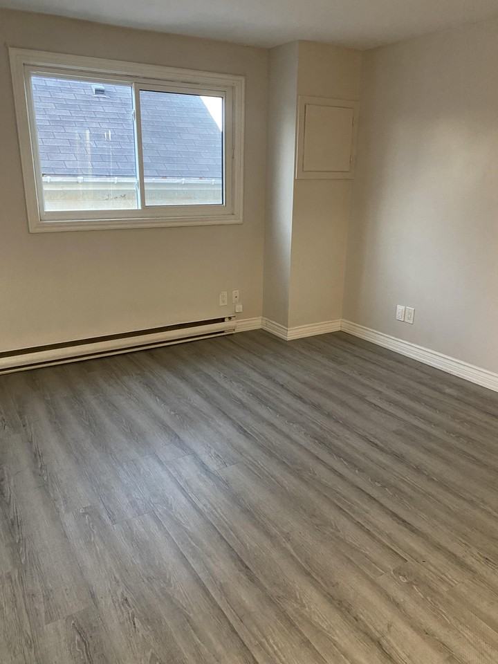 42 Vine Street South #2 - Photo 7 of 19