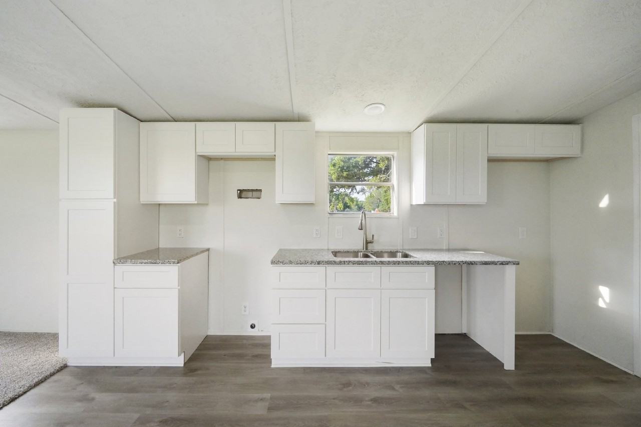 146 Country Oaks St - Photo 3 of 14