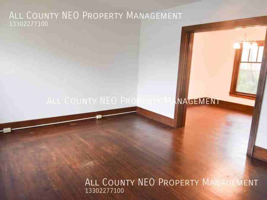 557 Fairfield Ave - Photo 2 of 20